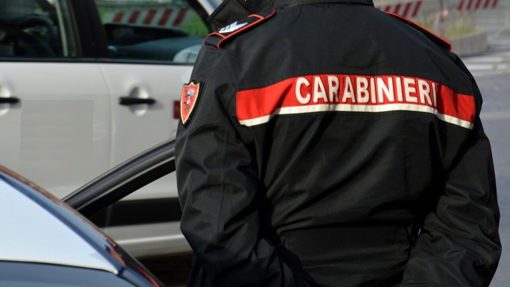 Sedicenne tetraplegico ritrovato morto in casa nel suo letto: si indaga