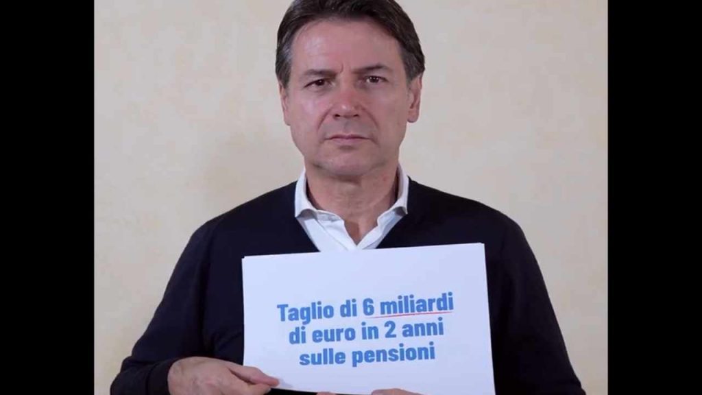 Conte alla “Love Actually” critica Giorgia Meloni: “La sua manovra mette in ginocchio gli italiani” [VIDEO]