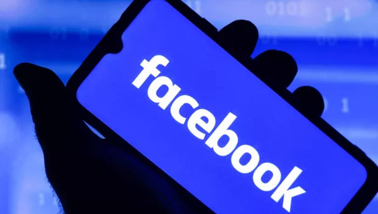 Facebook, da oggi addio per sempre a sesso e religione; cambiano le regole