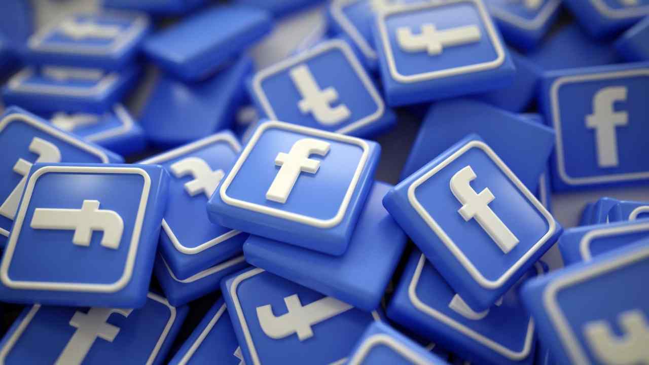 Facebook, da oggi addio per sempre a sesso e religione; cambiano le regole