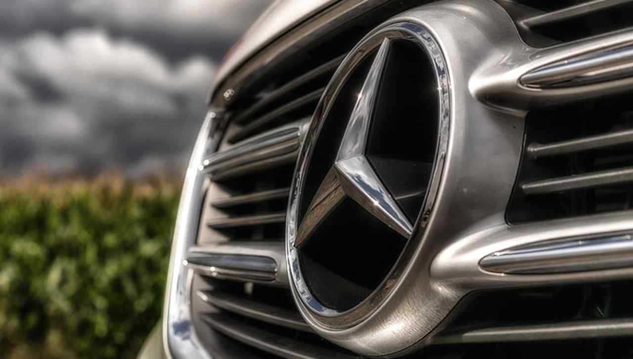 Mercedes Benz e le microtransazioni: ecco le offerte in abbonamento nel mondo dell'automotive