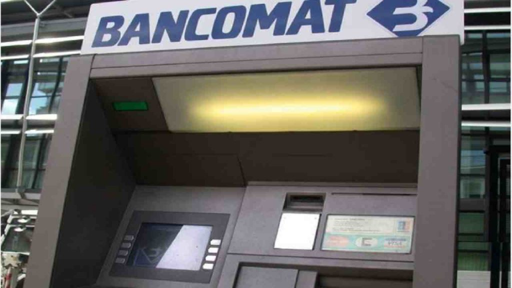 Sgominata Banda Del Bancomat In Tre Anni Decine Di Assalti E Sportelli 