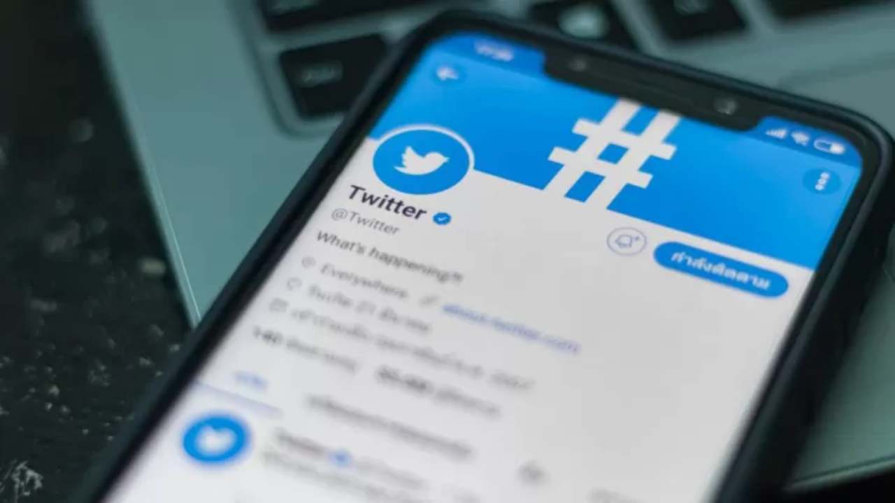 Twitter, c'è una app che ci dice chi ha pagato per diventare 'utente verificato' col bollino blu