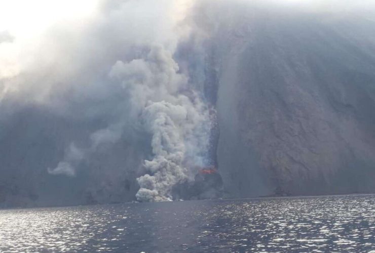 Allerta Stromboli, violente esplosioni e onda di tsunami [VIDEO] - meteoweek.com