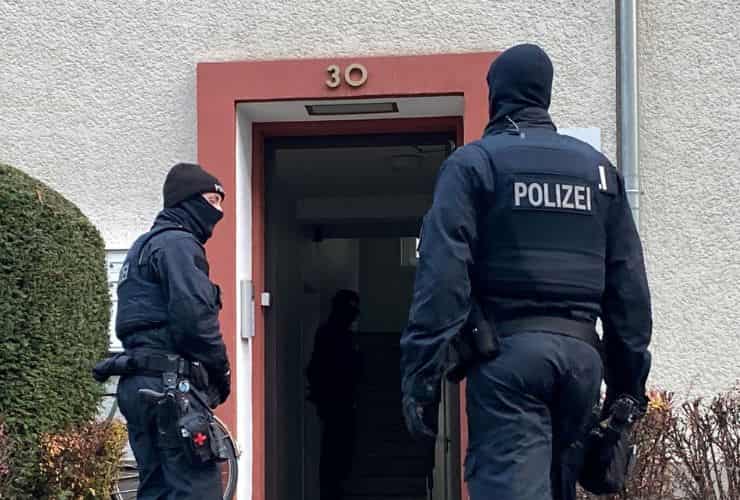 Germania, arrestati terroristi di estrema destra pianificavano un colpo di stato armato - meteoweek.com-min
