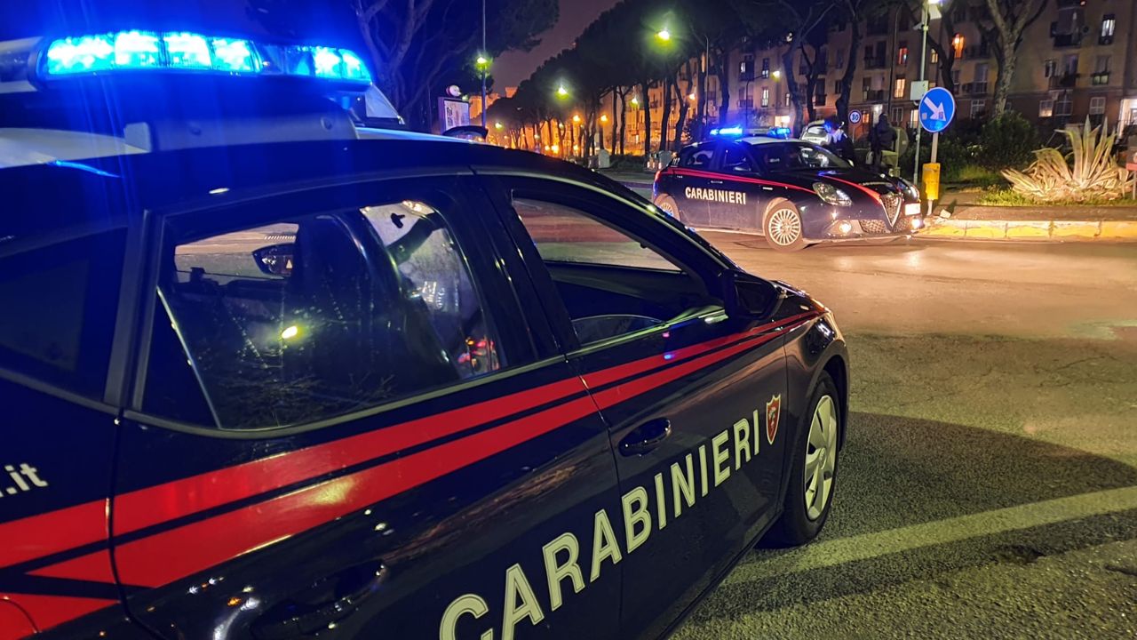 Molestano una ragazzina poi accoltellano 18enne arrestati due minori a Napoli - meteoweek.com
