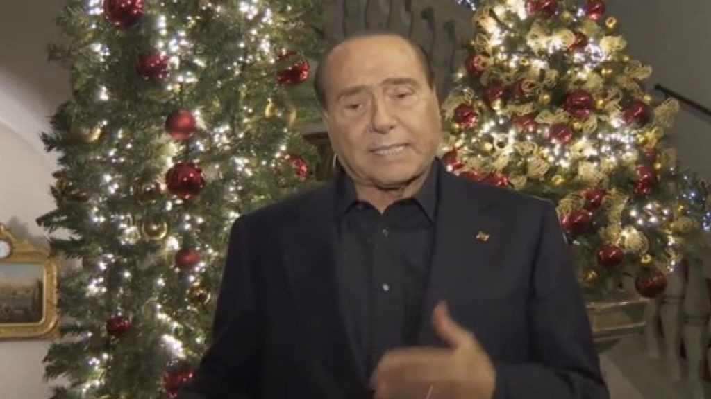 Manovra, Berlusconi promette: “Pensioni minime a mille euro” [VIDEO]