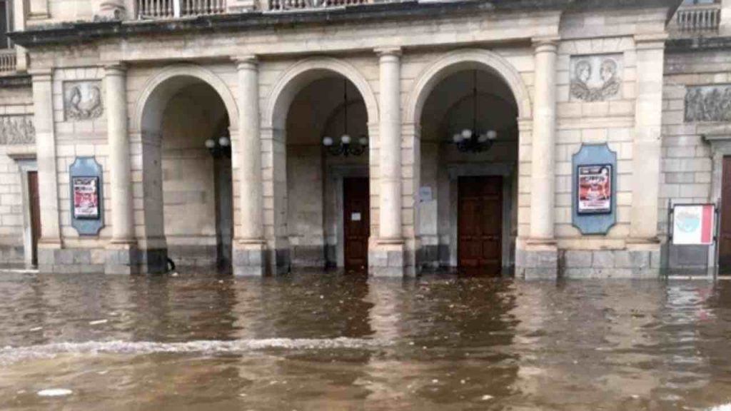 Il maltempo si abbatte su Messina: centro commerciale finisce sott’acqua [VIDEO]