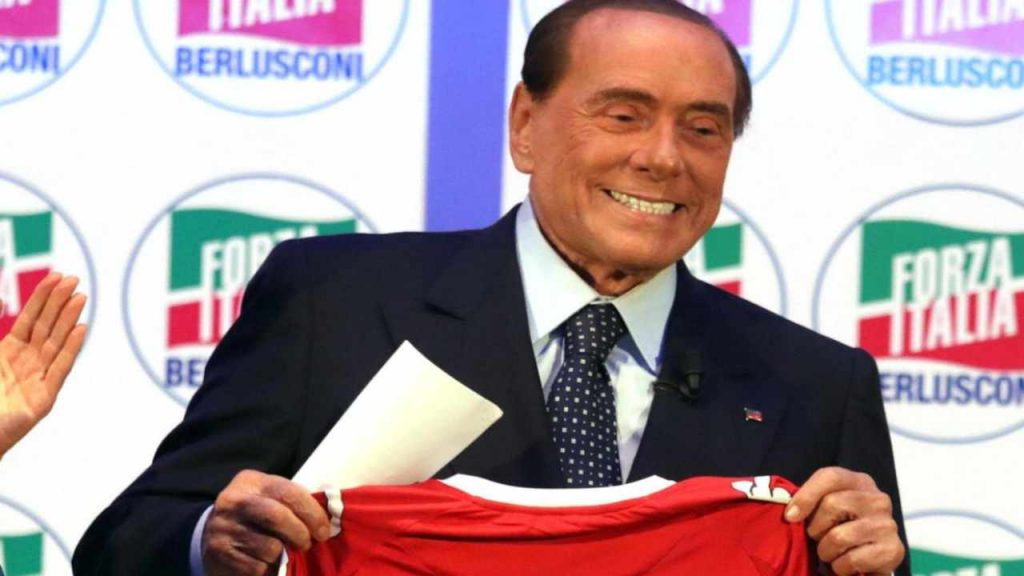 Lo show di Berlusconi col Monza: «Se battete Juve o Milan per voi un pullman di tr… » [VIDEO]