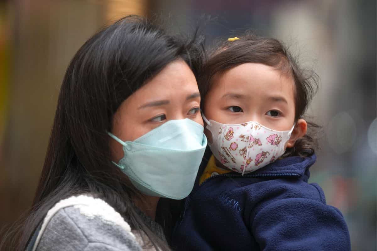 Covid, dopo 3 anni Hong Kong revoca l'obbligo di mascherina